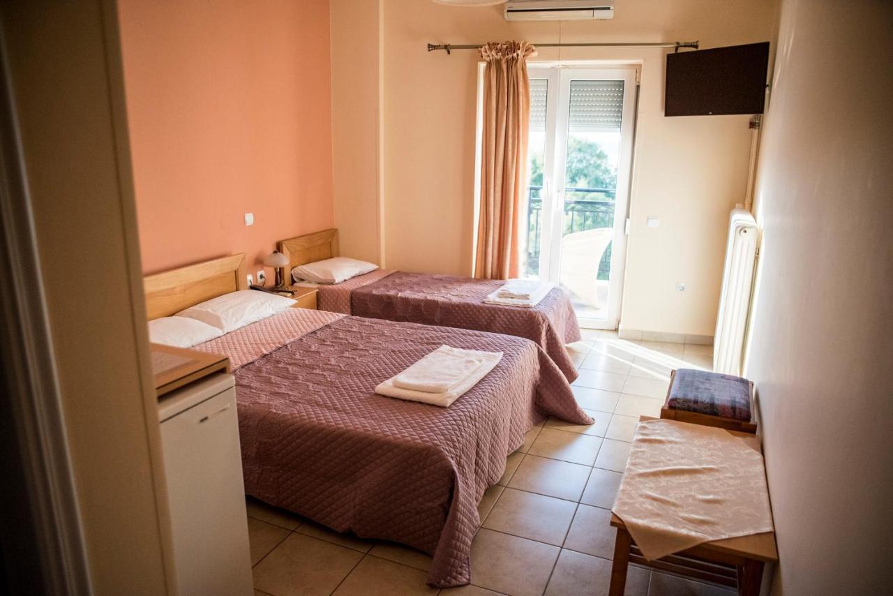 Zoumboulis Rooms Mytilene Bagian luar foto