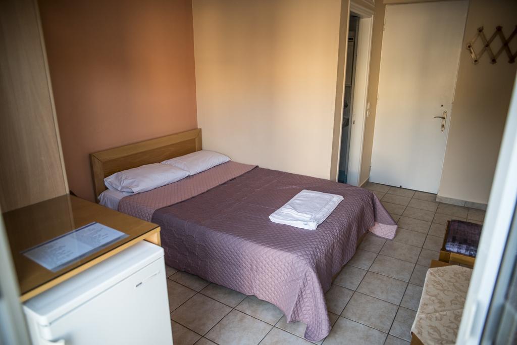Zoumboulis Rooms Mytilene Bagian luar foto